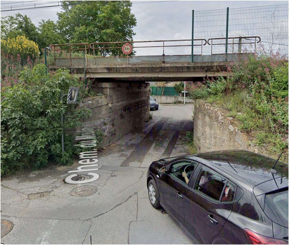 Tunnel trop étroit et dangereux